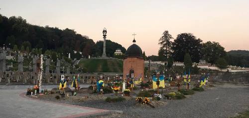 Там, де в тиші починається молитва... Там, де в тиші починається молитва...